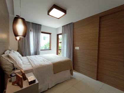 Casa de Condomínio Para Alugar com 4 quartos 4 suítes no bairro Praia do Forte em Mata De São João