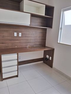 Casa de Condomínio 4/4 e 3 suítes  centro em Lauro De Freitas