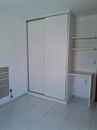 Casa de Condomínio 4/4 e 3 suítes  centro em Lauro De Freitas