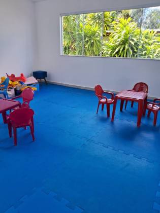 Casa de Condomínio 4/4 e 3 suítes  centro em Lauro De Freitas