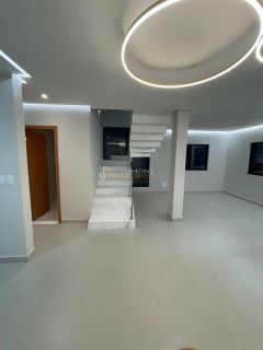 Casa Condomínio 4 suítes Buraquinho