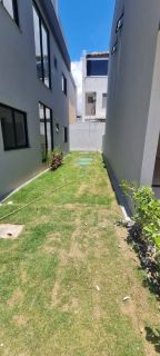 Casa Condomínio 4 suítes Buraquinho