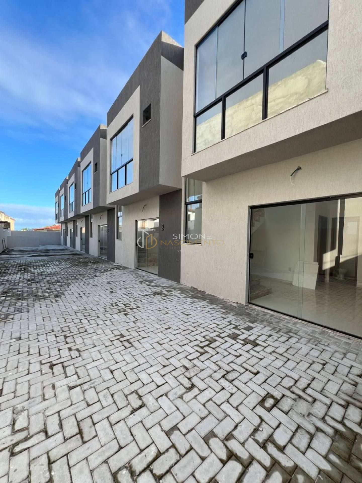 Casa  Condomínio 3/4 e 2 suítes Ipitanga