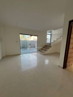 Casa  Condomínio 3/4 e 2 suítes Ipitanga