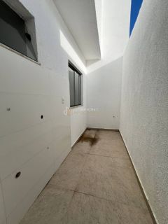 Casa  Condomínio 3/4 e 2 suítes Ipitanga
