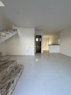 Casa  Condomínio 3/4 e 2 suítes Ipitanga