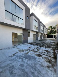 Casa  Condomínio 3/4 e 2 suítes Ipitanga