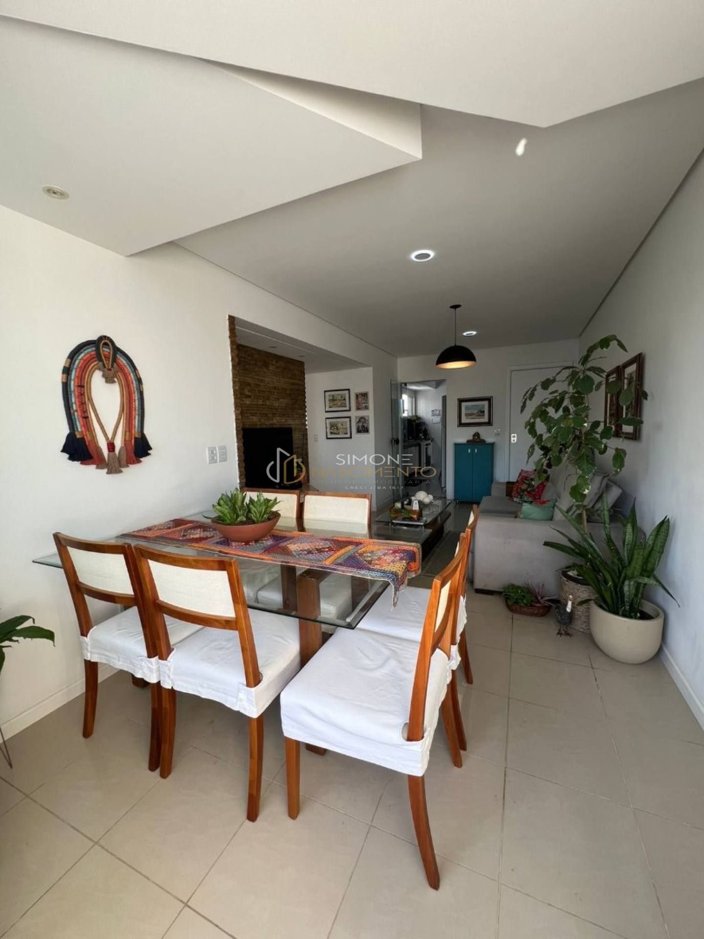 Apartamento 3/4 e 1 suíte Costa Azul