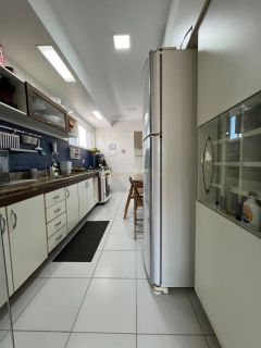 Apartamento 3/4 e 1 suíte Costa Azul