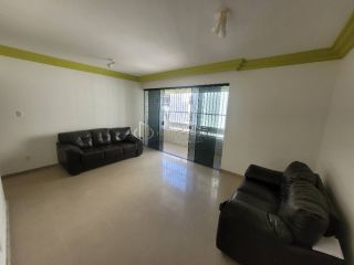 Apartamento 2/4 e 1 suíte Costa Azul