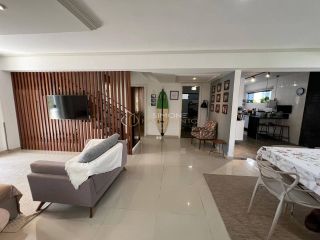 Casa Condomínio 4 suítes Buraquinho