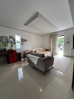 Casa Condomínio 4 suítes Buraquinho