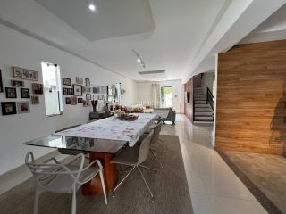 Casa Condomínio 4 suítes Buraquinho