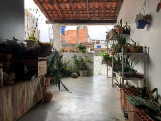 Casa Solta 3/4 e 2 suítes  Itapuã