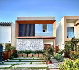 Casa de Condomínio 4/4 e 2 suítes Piscina Privativa Vila de Abrantes