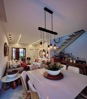 Casa de Condomínio 4/4 e 2 suítes Piscina Privativa Vila de Abrantes