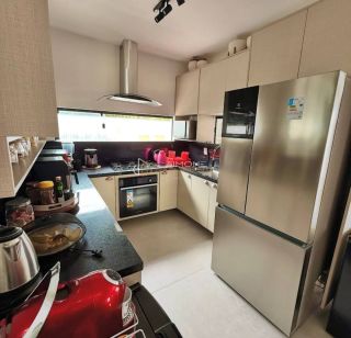 Casa de Condomínio 4/4 e 2 suítes Piscina Privativa Vila de Abrantes