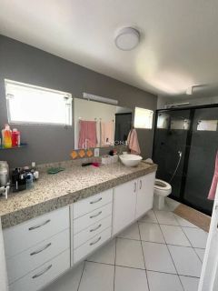 Casa de Condomínio 4/4 e 2 suítes Piatã