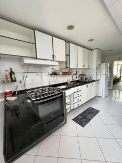 Casa de Condomínio 4/4 e 2 suítes Piatã