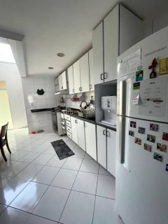 Casa de Condomínio 4/4 e 2 suítes Piatã