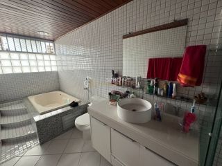 Casa de Condomínio 4/4 e 2 suítes Piatã