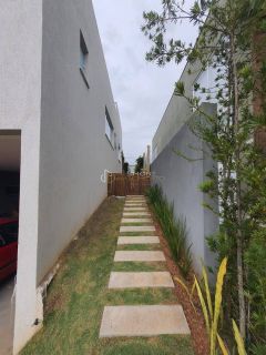 Casa  Condomínio 3 suítes  Alphaville I Abrantes