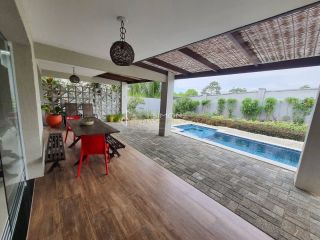 Casa  Condomínio 3 suítes  Alphaville I Abrantes