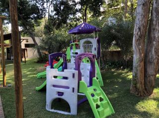 Casa à Venda na Praia do Forte com 3 Suítes e 2 vagas.