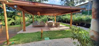 Casa à Venda na Praia do Forte com 3 Suítes e 2 vagas.