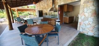 Casa à Venda na Praia do Forte com 3 Suítes e 2 vagas.