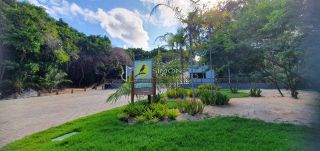 Casa à Venda na Praia do Forte com 3 Suítes e 2 vagas.