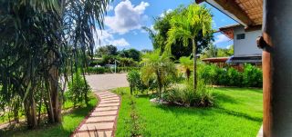 Casa à Venda na Praia do Forte com 3 Suítes e 2 vagas.