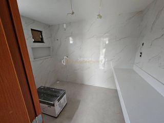 Casa em Condomínio 4 suítes