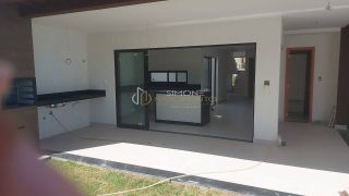 Casa em Condomínio 4 suítes