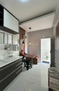 Casa Solta  4/4 e 1 suíte Buraquinho