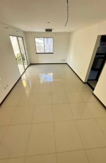 Casa Solta 4/4 e 3 suítes  Buraquinho