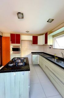 Casa Solta 4/4 e 3 suítes  Buraquinho