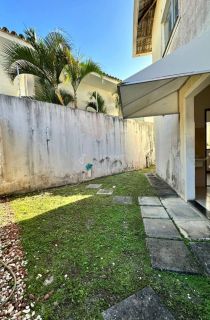 Casa Solta 4/4 e 3 suítes  Buraquinho