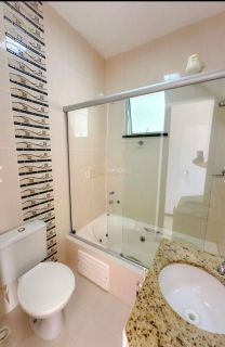 Casa Solta 4/4 e 3 suítes  Buraquinho