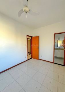 Casa Solta 4/4 e 3 suítes  Buraquinho