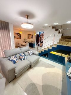 Casa de Condomínio 4 suítes  Buraquinho