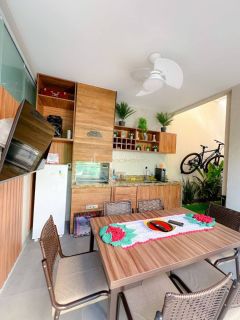 Casa de Condomínio 4 suítes  Buraquinho