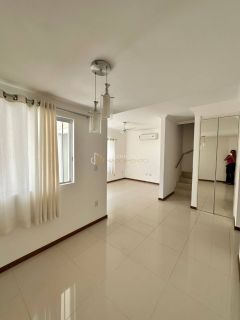 Casa Solta 4/4 e 1 suíte  Ipitanga