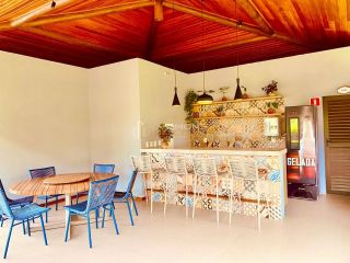 Casa de Condomínio Para Vender  3 suítes  Praia do Forte