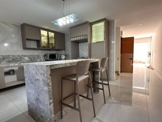 Village  3 suítes  Jockey Club