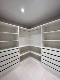 Village  3 suítes  Jockey Club