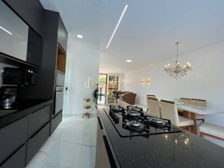 Casa de Condomínio  4 /4 e 2 suítes Abrantes