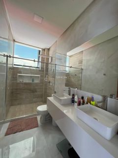 Casa de Condomínio  4 /4 e 2 suítes Abrantes