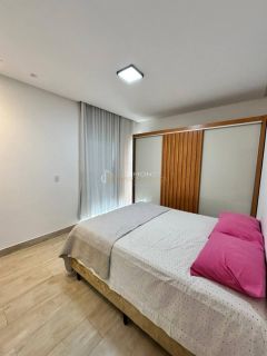 Casa de Condomínio  4 /4 e 2 suítes Abrantes