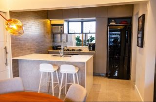 Apartamento 2 /4 e 1 suíte Caminho das árvores